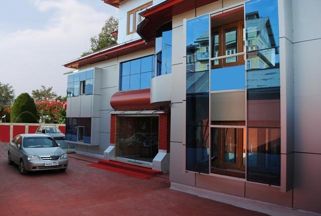 Hotel Butterfly Srīnagar Zewnętrze zdjęcie