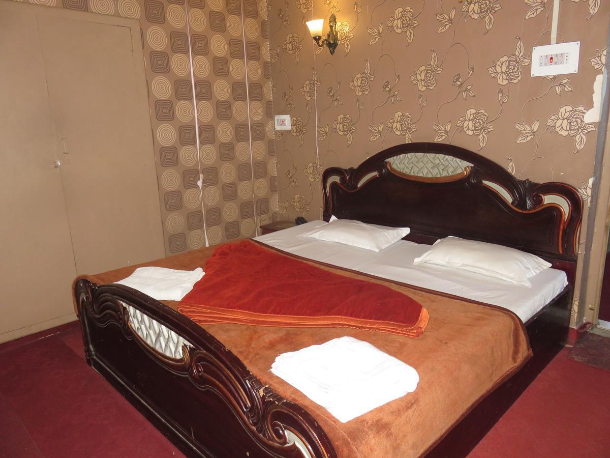Hotel Butterfly Srīnagar Zewnętrze zdjęcie